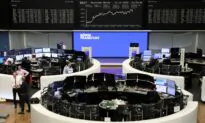 European Stocks Set for Best Week in Months, US Mood Turns Cautious