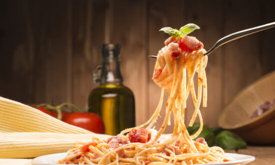 Stop Hating on Pasta – It Actually Has a Healthy Ratio of Carbs, Protein and Fat