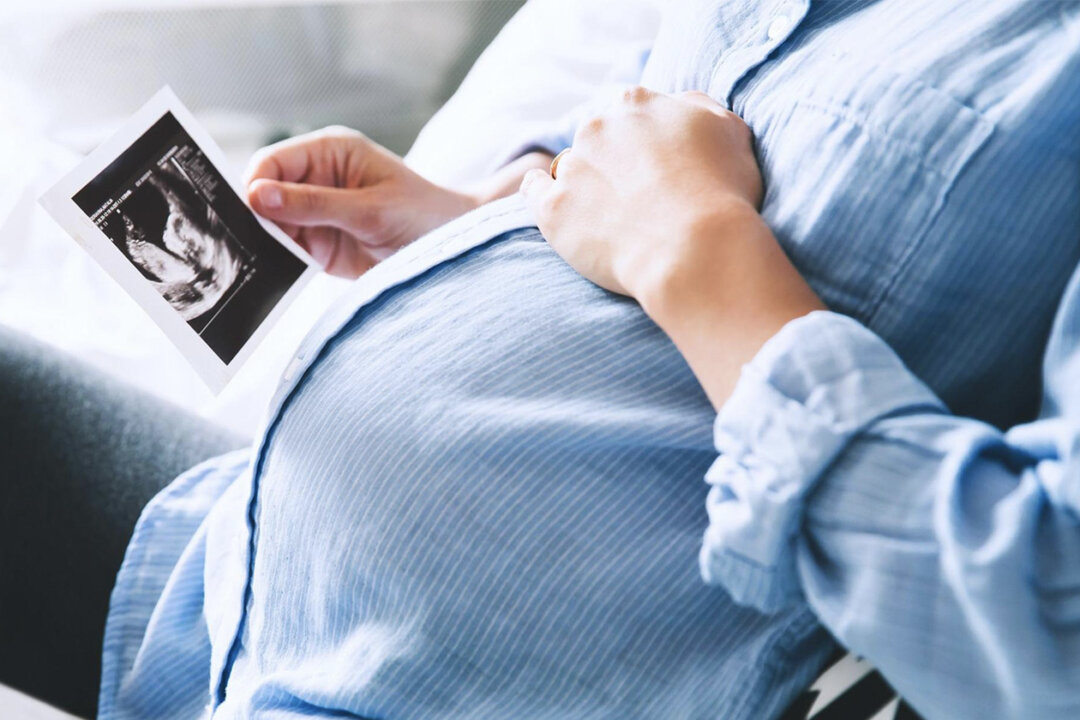 A young couple who suffered from infertility for three years, finally became pregnant after a three-month acupuncture and Traditional Chinese Medicine treatment. (Shutterstock)