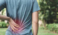 3 Stretches and 2 Diet Tips for Alleviating Neck and Back Pain