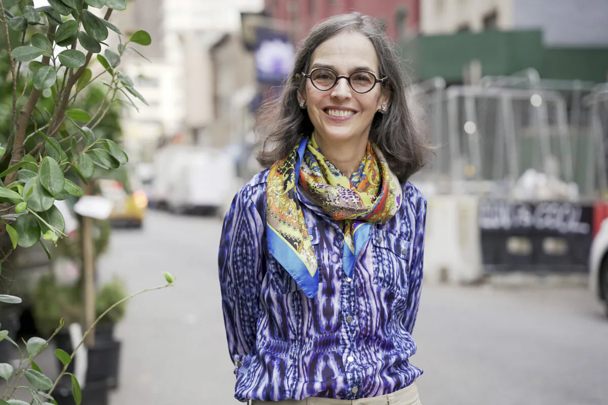 Lenore
Skenazy’s
organization has
partnered with about
3,000 schools to
engage students
in independence building
activities. (Brendon Fallon)