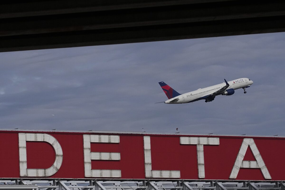Delta Is Raising Pay as Airlines Cope With Travel Rebound