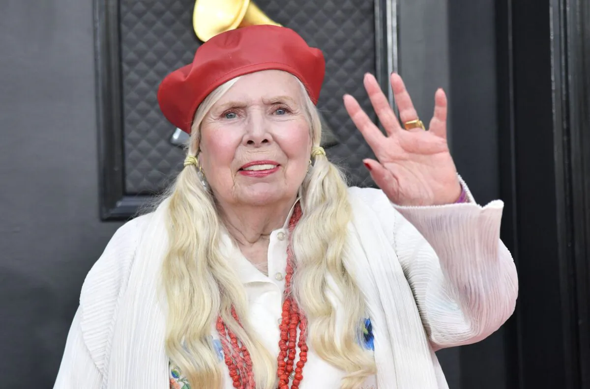 Canadian singer-songwriter Joni Mitchell arrives for the 64th Annual Grammy Awards at the MGM Grand Garden Arena in Las Vegas on April 3, 2022. (Angela Weiss/AFP via Getty Images)