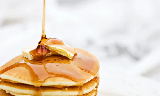 Einkorn Yogurt Pancakes (Recipe)