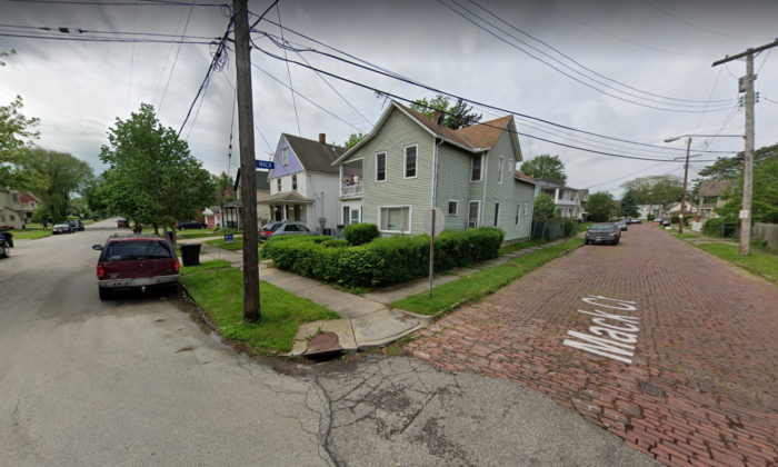Homes on Mack Court near West 37th Street, Cleveland, Ohio, are shown in this screenshot in May 2019. (Google Maps/Screenshot via The Epoch Times)