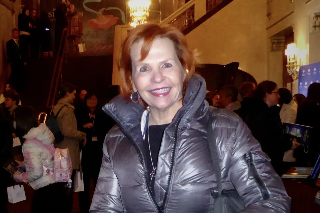 Attorney Sherri Adelkoff attended Shen Yun Performing Arts at the Benedum Center for the Performing Arts, in Pittsburgh, on Jan. 15., 2023. (Frank Liang/The Epoch Times)