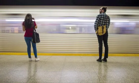 Canadian Companies Try 4-Day Work Week, Discover Pros and Cons