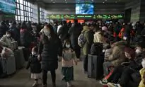 CCP Arrests Citizens for Posting Videos of Crowded Budget Trains Amid Sluggish Economy