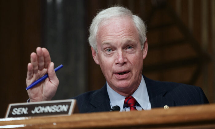 Senator Ron Johnson, (R-Wis.) questions Neera Tanden, director of the Office and Management and Budget (OMB) nominee  before the Senate Homeland Security and Government Affairs committee, on her nomination to become the director of the OMB on Feb. 9, 2021. (Ting Shen/POOL/AFP via Getty Images)