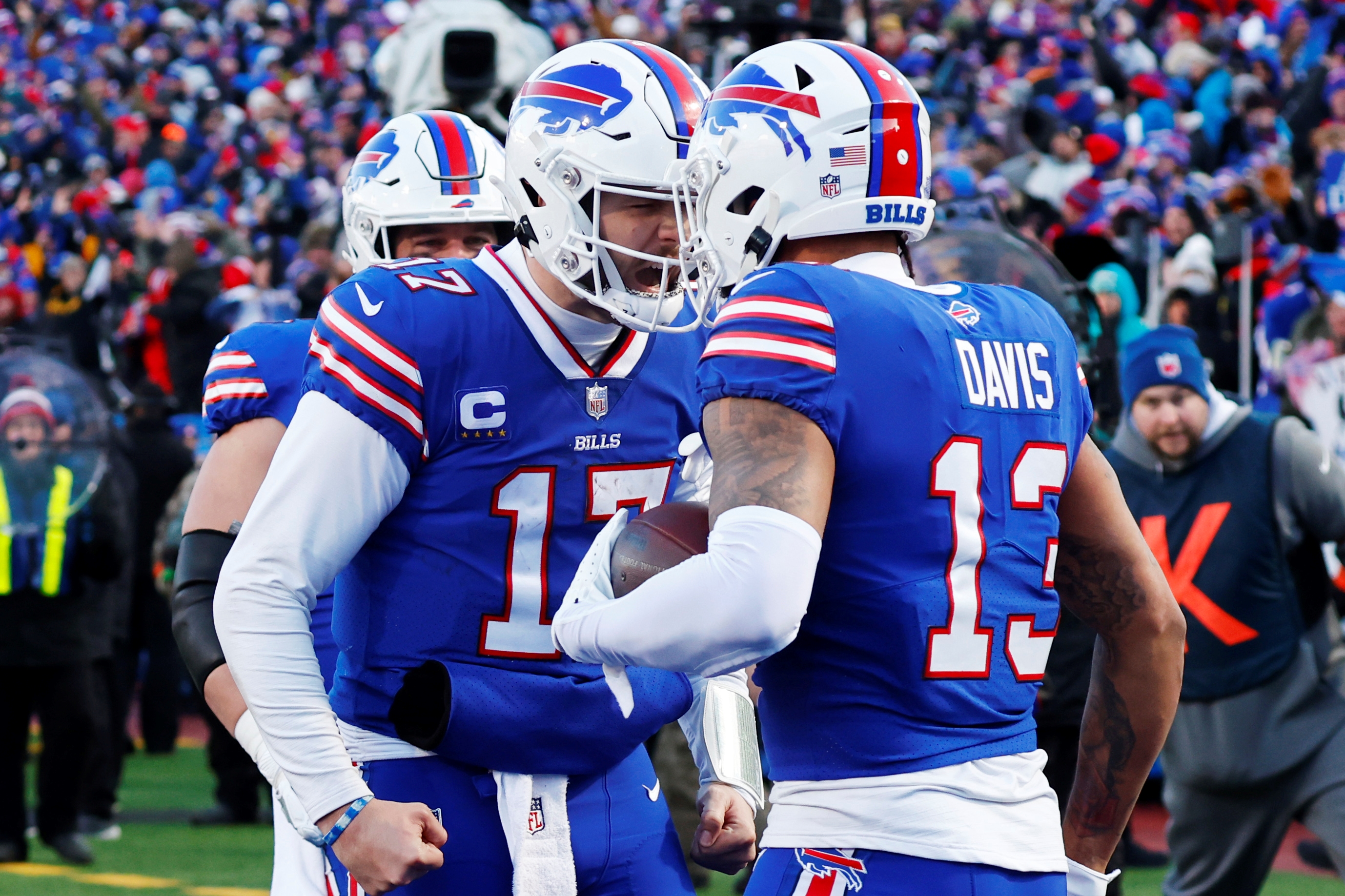 Bills Hang on for 34–31 Wild-Card Win Over Dolphins - Vimarsana News
