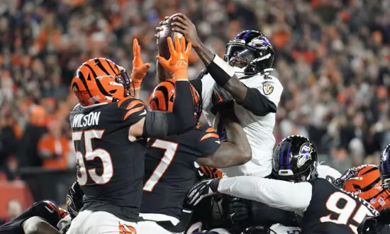 Hubbard’s 98-Yard Fumble Return Lifts Bengals Over Ravens