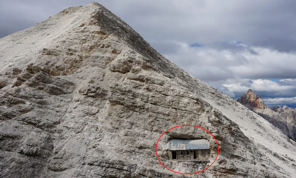 The Buffa di Perrero refuge in the Dolomite Mountains, Italy. (Alxcrs/Shutterstock)