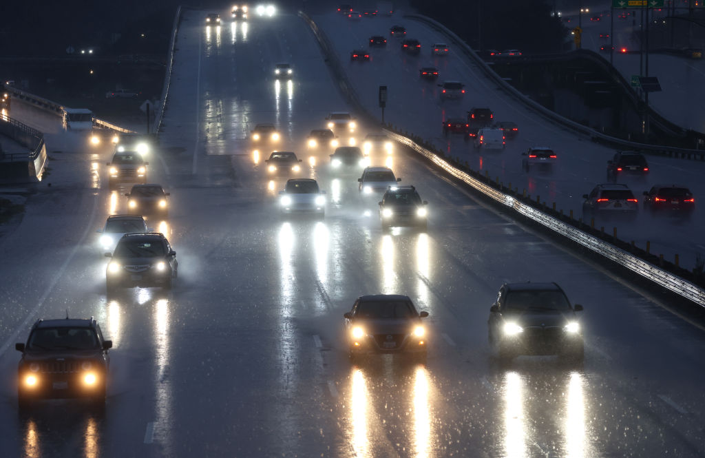 NextImg:Storm Brings Rain, Wind, and Unusual Low-Altitude Snow to Northern California