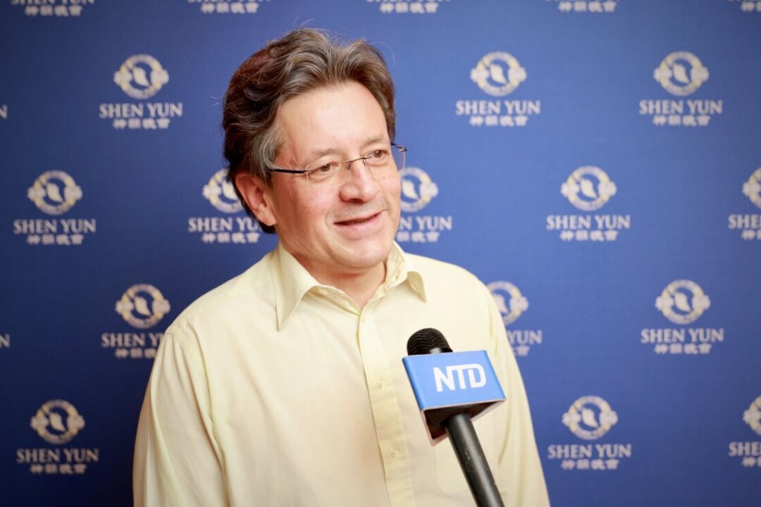 Jean-François Chapuisat attended Shen Yun Performing Arts on the evening of Jan. 16, at the Theatre de Beaulieu (NTD)