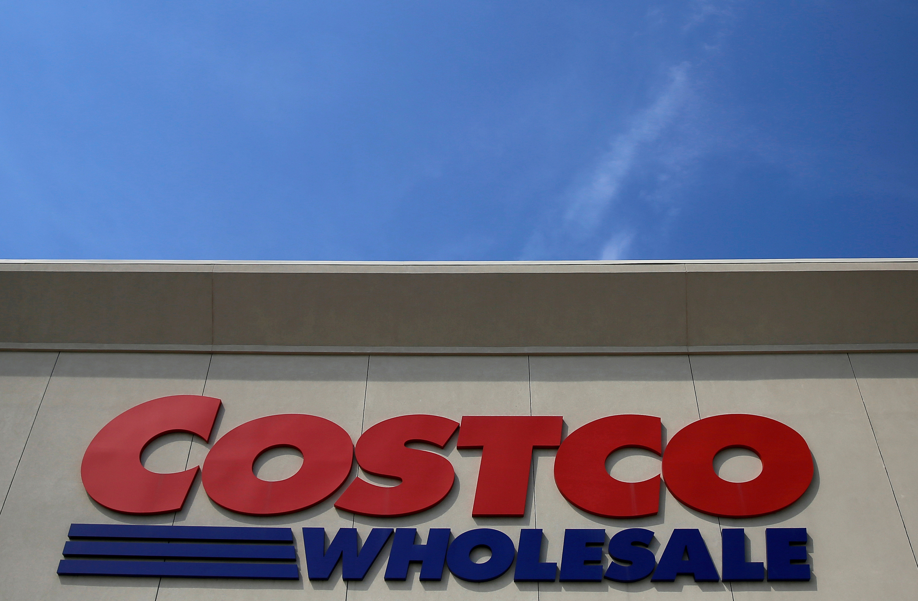 Costco Must Face Lawsuit Over 'Dolphin Safe' Tuna Claim - Vimarsana News