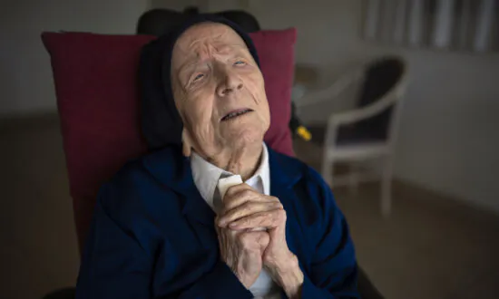 World’s Oldest Known Person, a French Nun, Dies at 118
