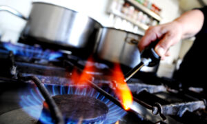 Federal Agency Advances Gas Stove Proposal From Commissioner Who Floated Ban