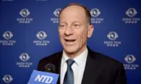 Former Assistant Secretary of State for the East Asian Pacific Bureau Applauds Shen Yun’s Revival of Chinese Culture