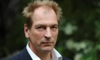 Searchers Seek 2nd Hiker in Area Where Julian Sands Missing