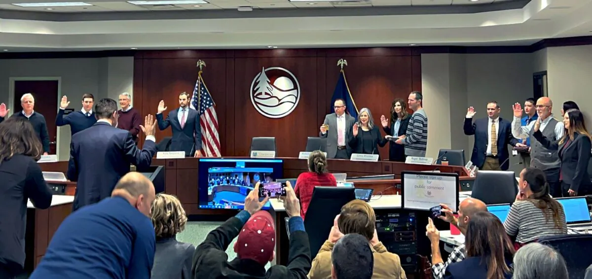 The swearing in of newly elected members of the Ottawa County Board of Commissioners on Jan. 3, 2023. (Courtesy of Ottawa Impact)