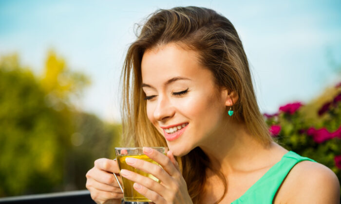Habitual Tea Drinking Can Prevent Alzheimer's Disease and Heart Disease