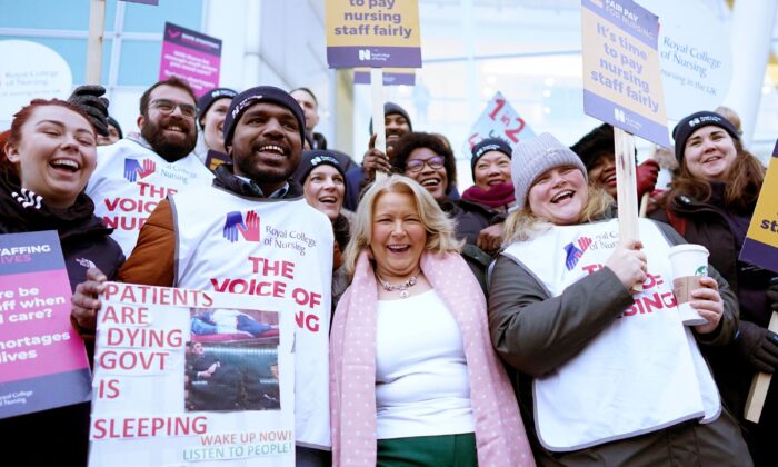 Royal College of Nursing (RCN) chief executive Pat Cullen joins RCN members on the picket line outside University College Hospital, London, on Jan. 19, 2023. (Stefan Rousseau/PA Media)