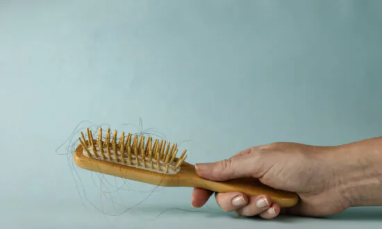 3 Main Causes of Hair Loss, 4 Ways to Regrow Hair