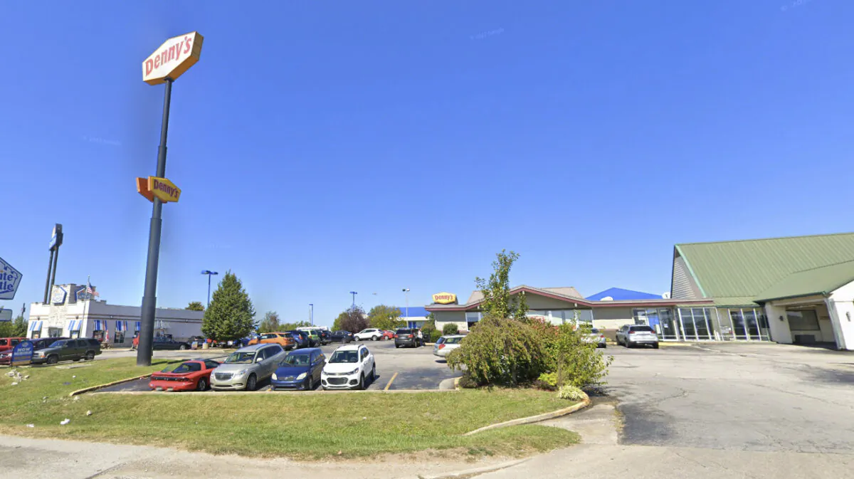 The parking lot of Denny's Restaurant in Elizabethtown, Ky., in September 2022. (Google Maps/Screenshot via The Epoch Times)