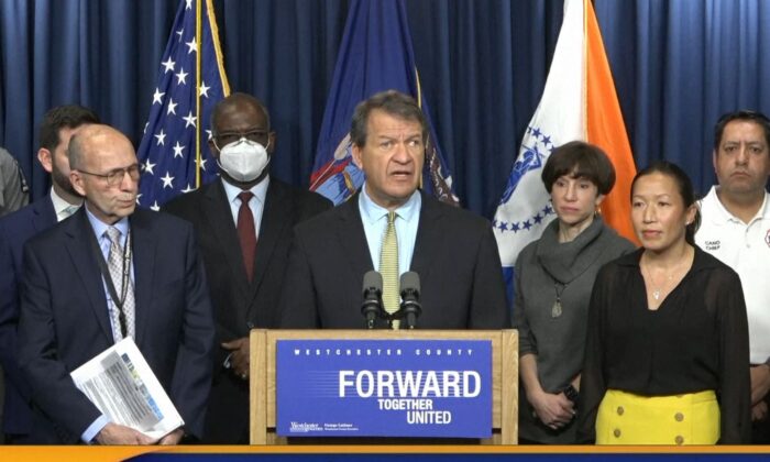 Westchester County Executive George Latimer (C) speaks at a press conference in White Plains, N.Y., on Jan. 20, 2023, in a still from video. (Westchester County Via AP/Screenshot via The Epoch Times)