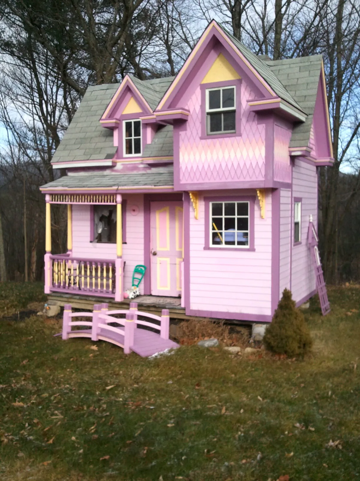The playhouse you build for your grandchild, daughter or son doesn’t have to be this elaborate. Simple works well too. (Tim Carter/Tribune Content Agency)