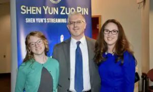 Theatregoers Thankful That There Are Shows Like Shen Yun