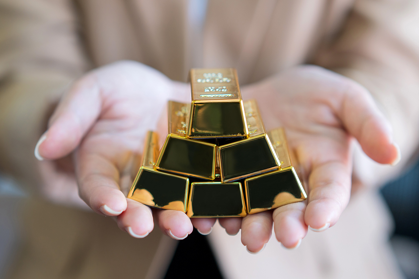 Why Buy Gold? Benefits of Gold Investments - Vimarsana News