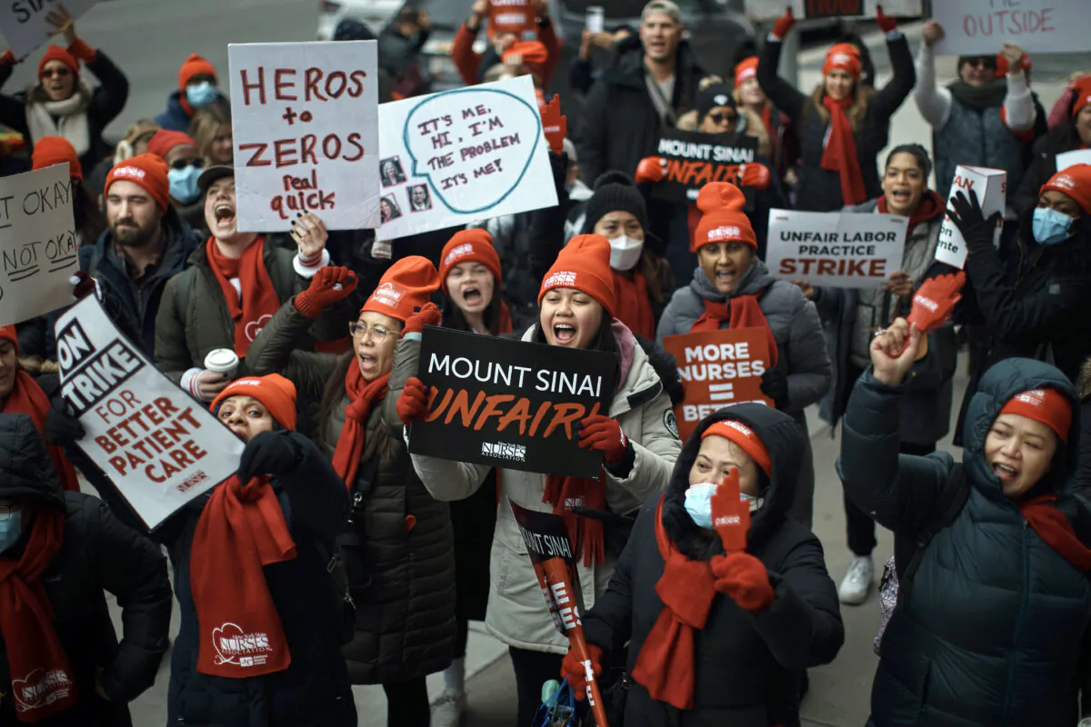 Nurses shout slogans during a nursing strike outside Mount Sinai Hospital in New York on Jan. 10, 2023. (Andres Kudacki/AP Photo)