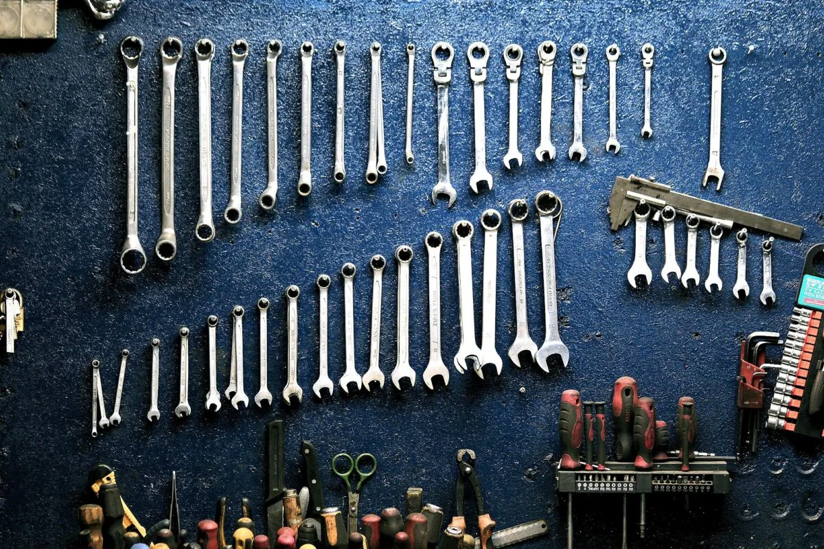 Mary Hunt talks about her dream of an organized garage for her craftsman husband and self, and shares tricks they have used so far. (Pixabay/Pexels)