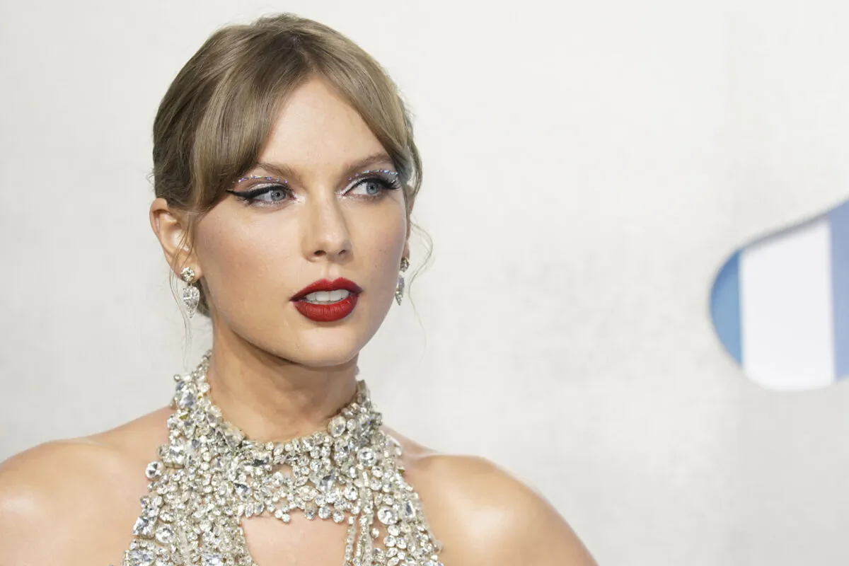 Taylor Swift arrives at the 2022 MTV Video Music Awards at the Prudential Center in Newark, N.J. on Aug. 28, 2022. (Eduardo Munoz/Reuters)