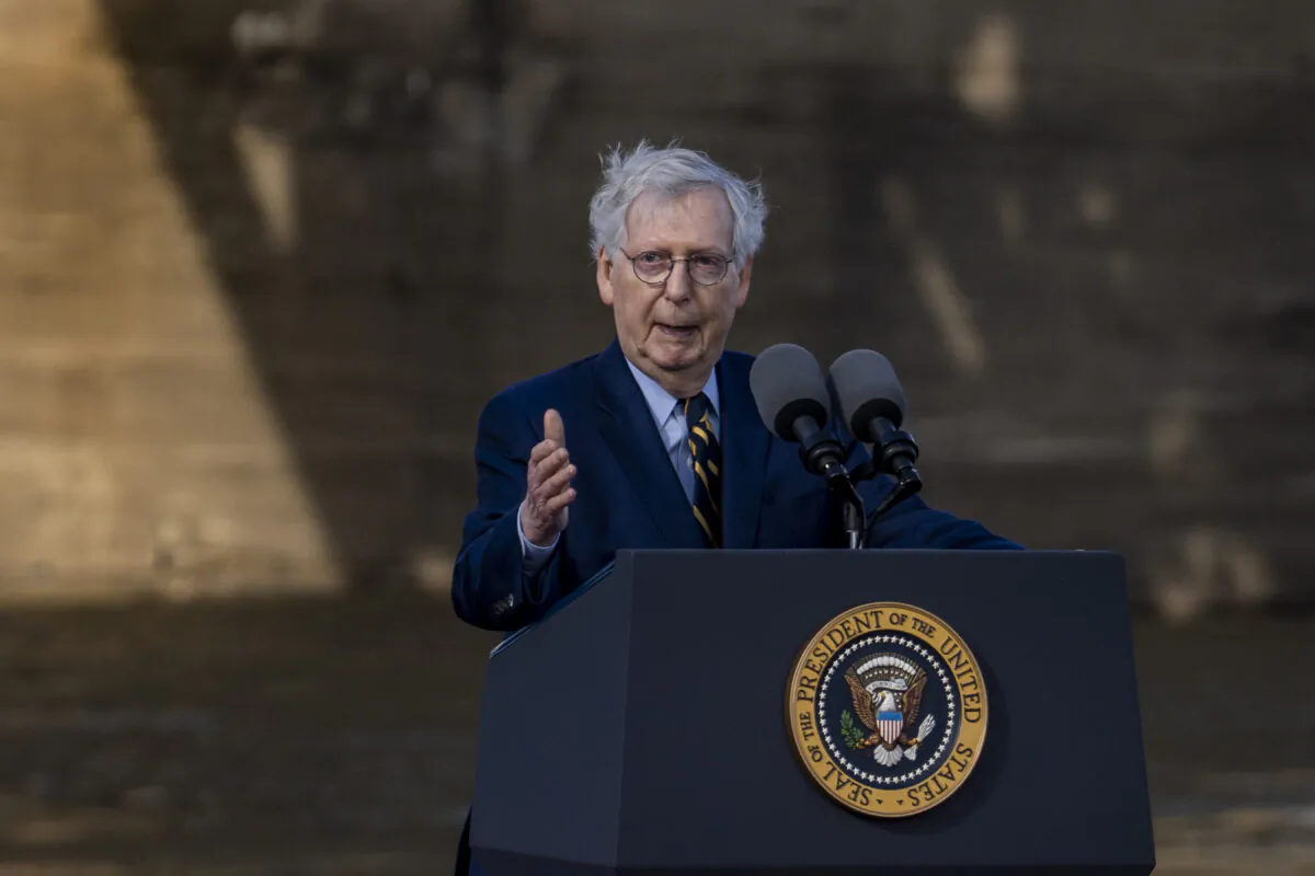 Sen. Mitch McConnell delivers remarks to a crowd in Covington, Ky., on Jan. 4, 2023. (Michael Swensen/Getty Images)