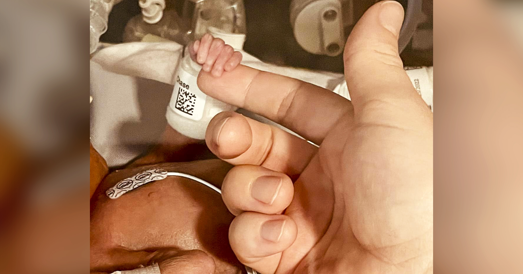 Preemie Who Died at 21 Days Old 'Saved' His Twin and Mom After Pushing to Be Delivered Early - Vimarsana News
