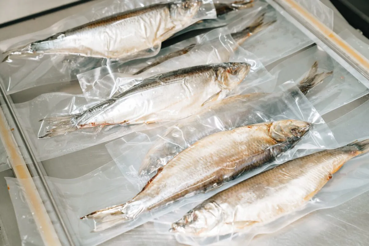 Vacuum sealers preserve the freshness of food. (Алекке Блажин/Pexels )