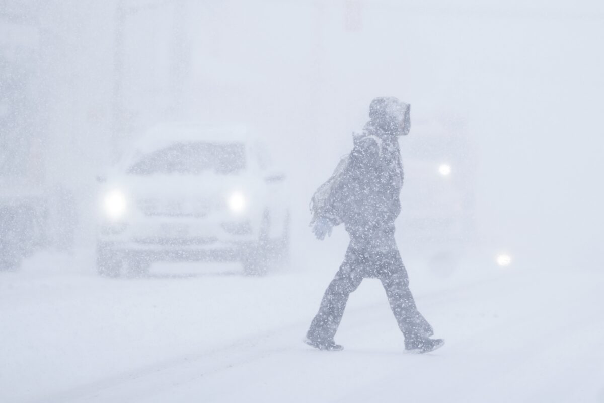 NextImg:Flights Cancelled, Thousands Without Power as Ontario Digs out From Winter Storm