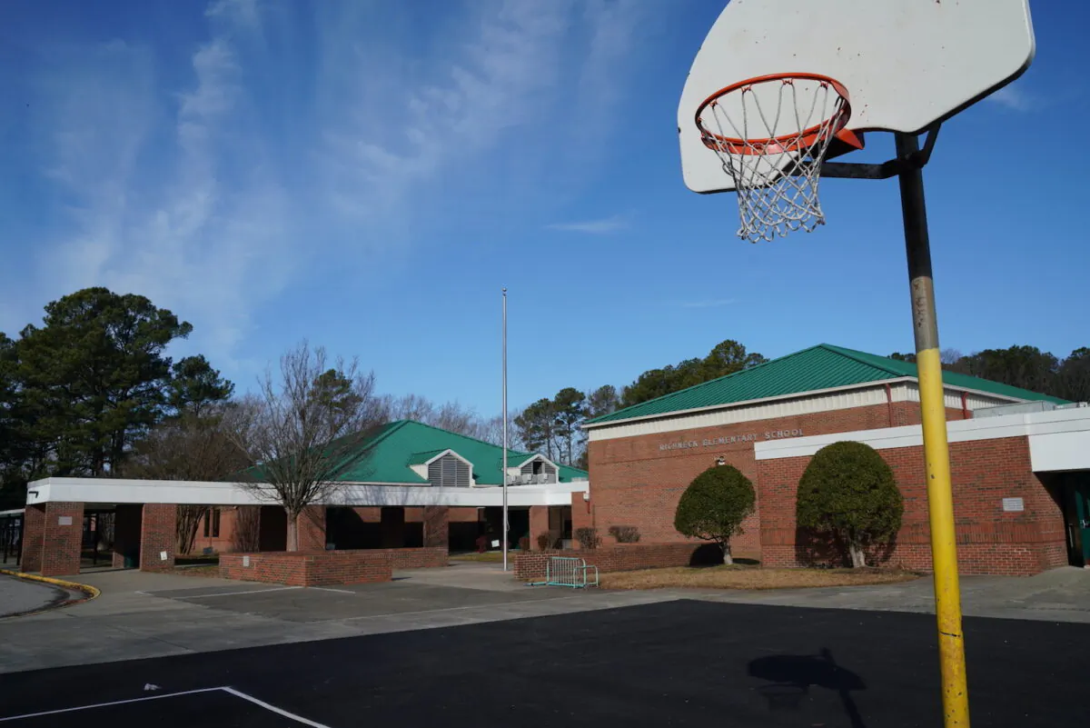 An empty basketball court is seen outside Richneck Elementary School in Newport News, Va., on Jan. 7, 2023. (Jay Paul/Getty Images)