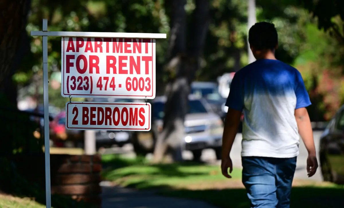 An 'Apartment for Rent' sign is posted in South Pasadena, Calif., on Oct. 19, 2022. (Frederic J. Brown/AFP via Getty Images)