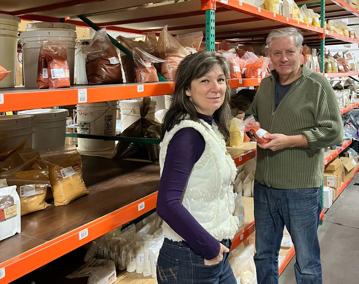 Using ancient wisdom and modern knowledge, George O'Hanlon and Tatiana Zaytseva of Natural Pigments strive to supply professional artists with the best art materials, while staying true to the paint-making tradition. (Courtesy of Natural Pigments)