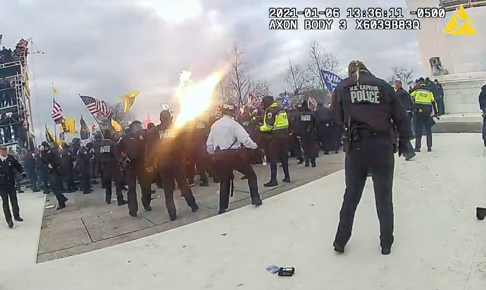 Use of Grenades, Projectiles, Tear Gas on Jan. 6 Only Enraged Crowd: DC Police Officer - Vimarsana News