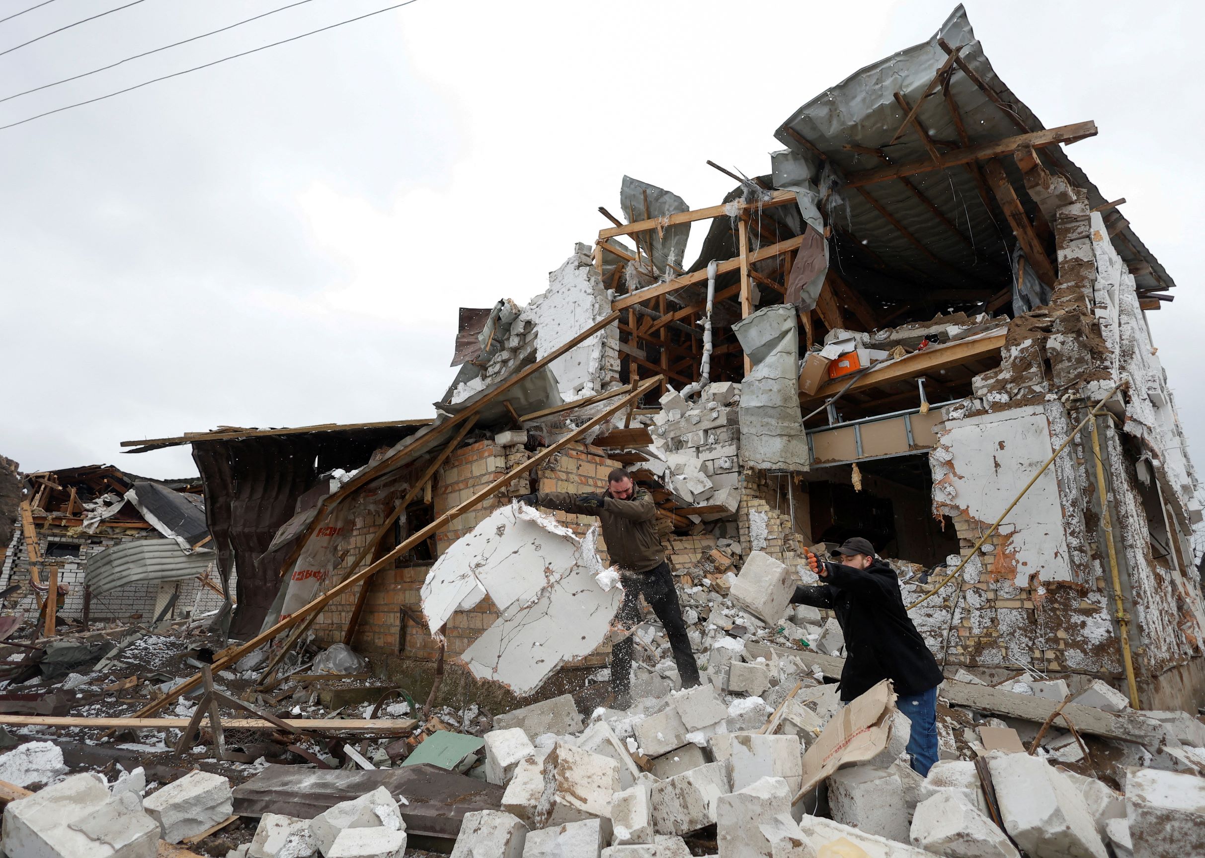 Russia Fires Missiles at Ukraine After Kyiv Secures Tanks - Vimarsana News
