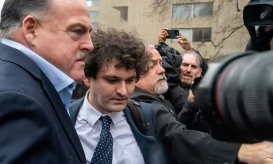 FTX Lawyers Threaten Politicians: Return Donations or Be Sued