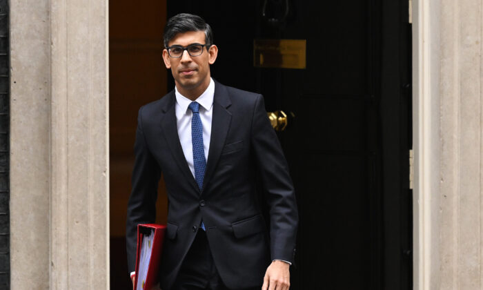 UK Prime Minister Rishi Sunak leaves 10 Downing Street to attend Prime Minister’s Questions in the House of Commons, in London, on Jan. 25, 2023. (Leon Neal/Getty Images)