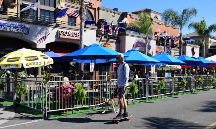 Huntington Beach To Reopen Main Street For First Time Since 2020 The   GettyImages 1227659323 700x420 