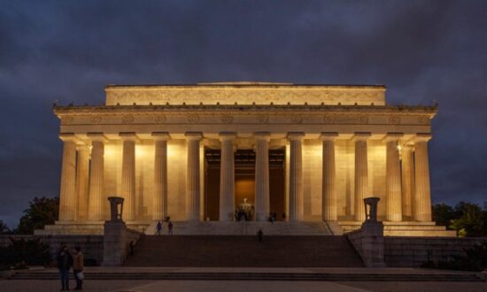 Lincoln Memorial: Reflecting on Greatness