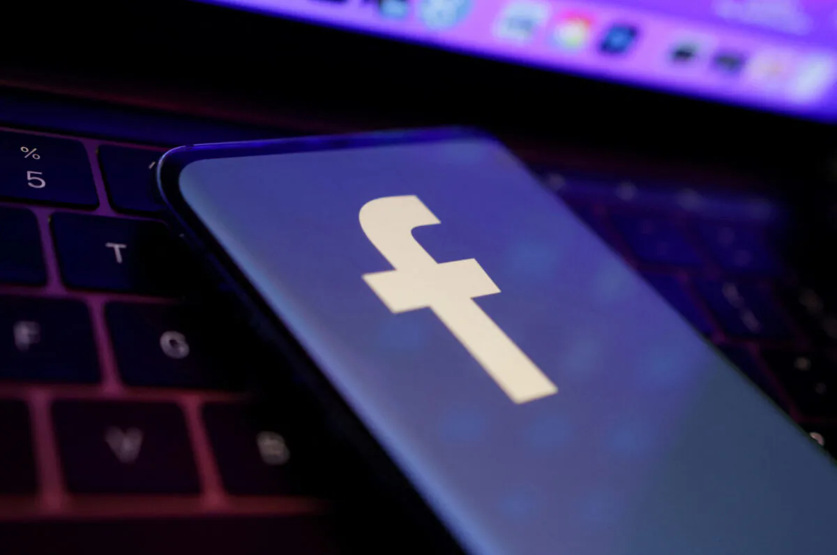 A Facebook app logo in an illustration taken on Aug. 22, 2022. (Dado Ruvic/Reuters)