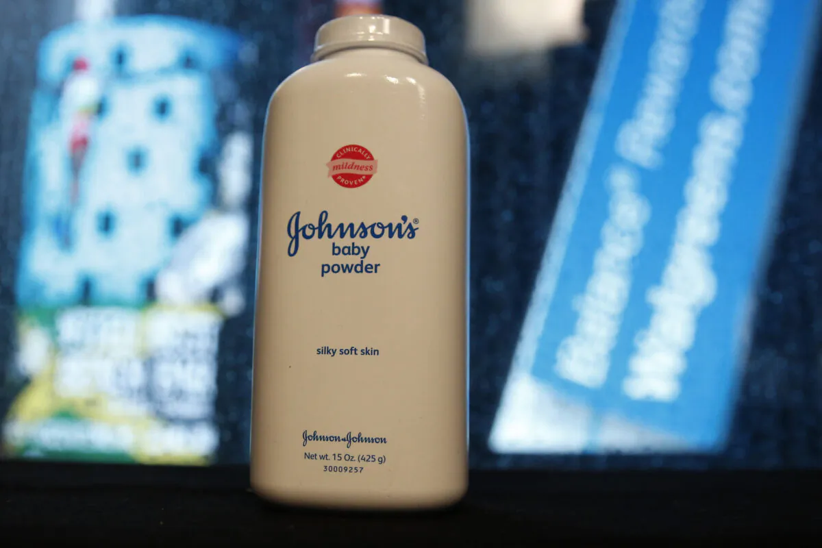 A bottle of Johnson and Johnson Baby Powder in a photo illustration taken in New York on Feb. 24, 2016. (Shannon Stapleton/Illustration/Reuters)